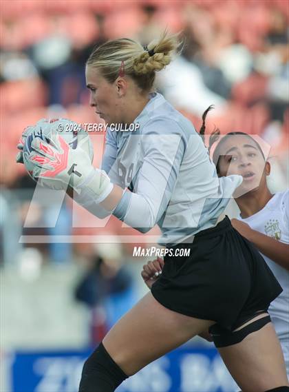 Thumbnail 3 in Lone Peak vs. Davis (UHSAA 6A Final) photogallery.