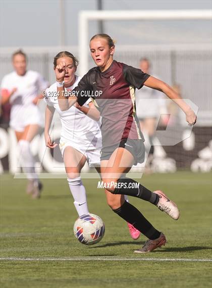 Thumbnail 3 in Lone Peak vs. Davis (UHSAA 6A Final) photogallery.