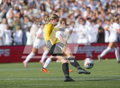 Thumbnail 3 in Lone Peak vs. Davis (UHSAA 6A Final) photogallery.