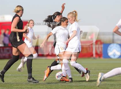Thumbnail 2 in Lone Peak vs. Davis (UHSAA 6A Final) photogallery.