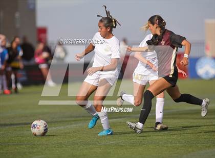 Thumbnail 3 in Lone Peak vs. Davis (UHSAA 6A Final) photogallery.