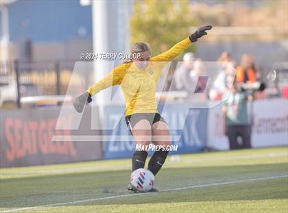 Thumbnail 3 in Lone Peak vs. Davis (UHSAA 6A Final) photogallery.