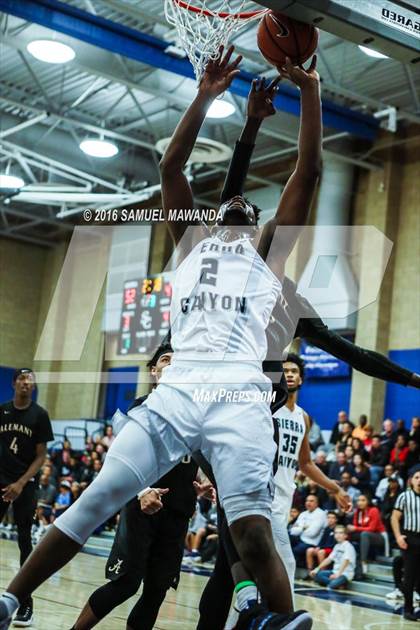 Thumbnail 1 in Sierra Canyon vs  Alemany (Sierra Canyon Invitational)  photogallery.