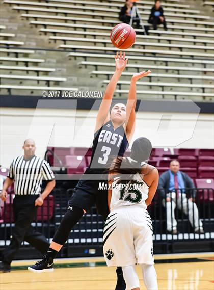 Thumbnail 2 in Weslaco East vs Brenham (NEISD Invitational) photogallery.