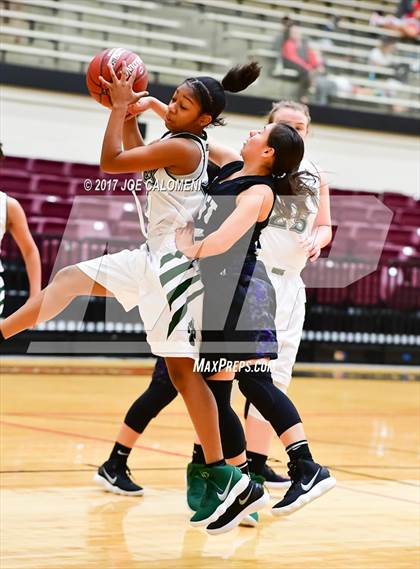 Thumbnail 2 in Weslaco East vs Brenham (NEISD Invitational) photogallery.