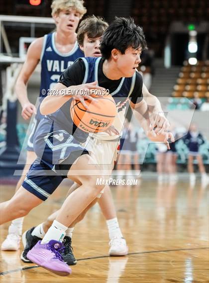 Thumbnail 2 in Chaparral vs Valor Christian (CHSAA 6A Great 8) photogallery.