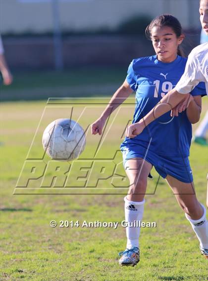 Thumbnail 2 in St. Margaret's vs. La Mirada photogallery.