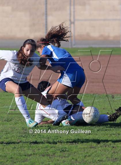 Thumbnail 2 in St. Margaret's vs. La Mirada photogallery.