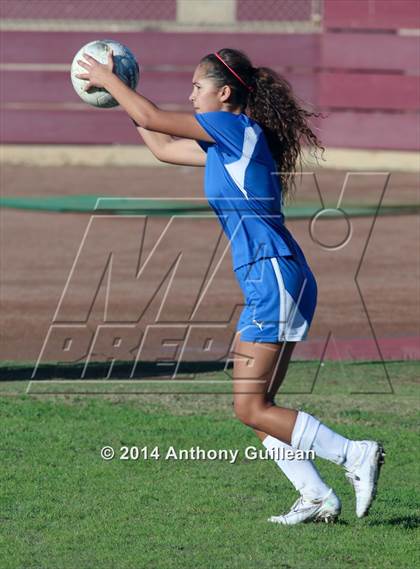 Thumbnail 3 in St. Margaret's vs. La Mirada photogallery.