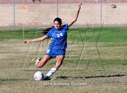 Thumbnail 2 in St. Margaret's vs. La Mirada photogallery.