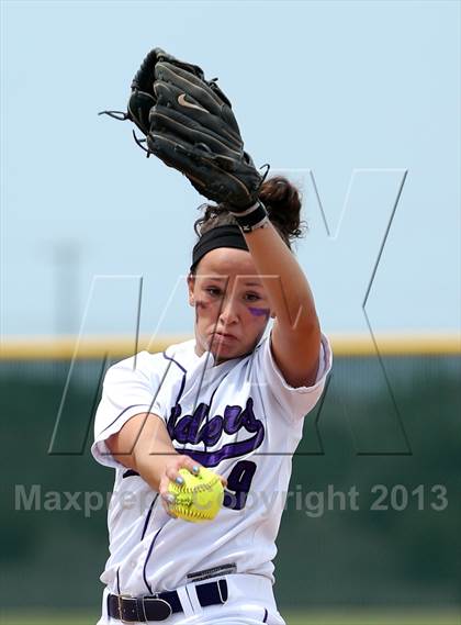 Thumbnail 2 in Westlake vs Cedar Ridge (5A Region 2 Bi-district playoff) photogallery.