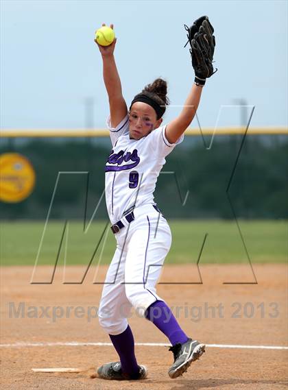 Thumbnail 3 in Westlake vs Cedar Ridge (5A Region 2 Bi-district playoff) photogallery.