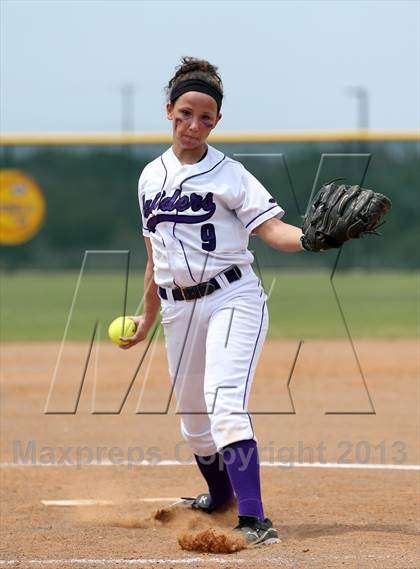 Thumbnail 3 in Westlake vs Cedar Ridge (5A Region 2 Bi-district playoff) photogallery.