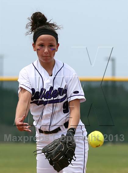 Thumbnail 3 in Westlake vs Cedar Ridge (5A Region 2 Bi-district playoff) photogallery.