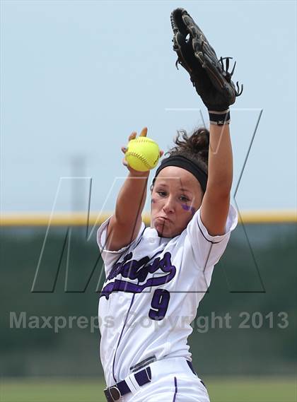 Thumbnail 1 in Westlake vs Cedar Ridge (5A Region 2 Bi-district playoff) photogallery.