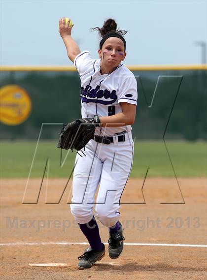 Thumbnail 2 in Westlake vs Cedar Ridge (5A Region 2 Bi-district playoff) photogallery.