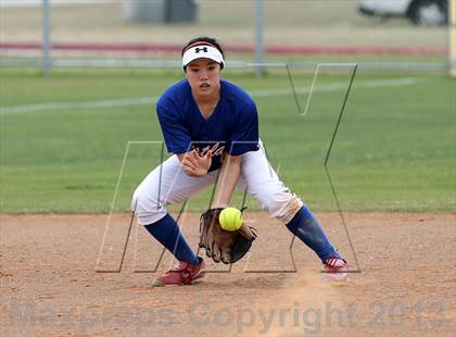 Thumbnail 2 in Westlake vs Cedar Ridge (5A Region 2 Bi-district playoff) photogallery.