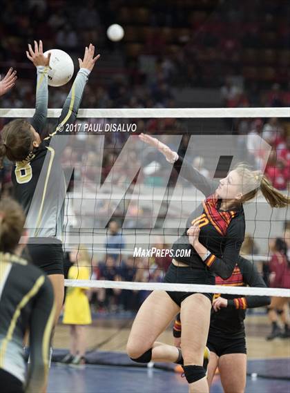 Thumbnail 3 in Castle View vs. Rock Canyon (CHSAA 5A Pool Play) photogallery.