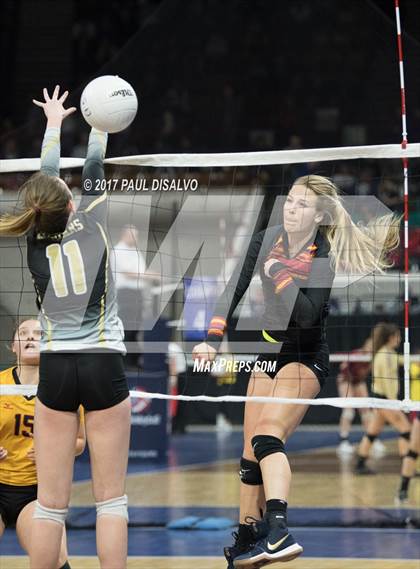 Thumbnail 2 in Castle View vs. Rock Canyon (CHSAA 5A Pool Play) photogallery.