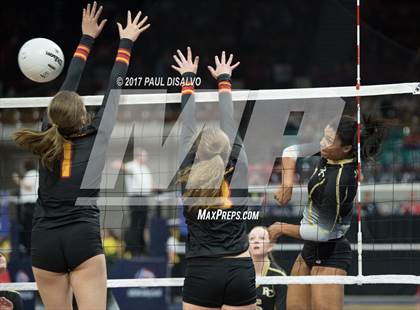 Thumbnail 1 in Castle View vs. Rock Canyon (CHSAA 5A Pool Play) photogallery.