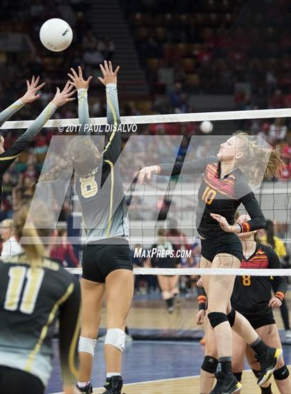Thumbnail 2 in Castle View vs. Rock Canyon (CHSAA 5A Pool Play) photogallery.