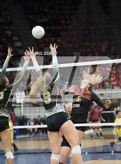 Thumbnail 1 in Castle View vs. Rock Canyon (CHSAA 5A Pool Play) photogallery.