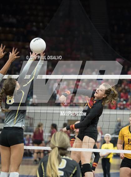 Thumbnail 2 in Castle View vs. Rock Canyon (CHSAA 5A Pool Play) photogallery.