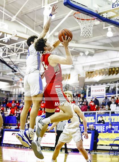 Thumbnail 1 in Fishers vs Hamilton Southeastern (IHSAA Sectional Round 1 Playoff) photogallery.