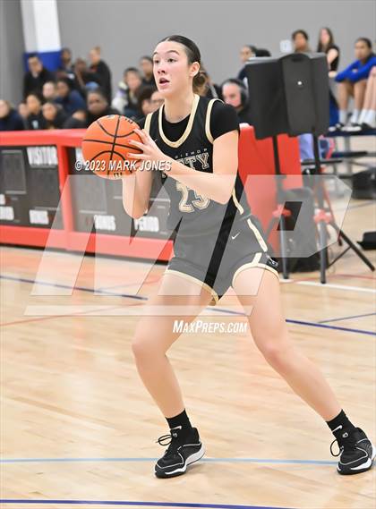 Thumbnail 2 in Long Island Lutheran vs. Archbishop Mitty (Nike Tournament of Champions - Championship) photogallery.