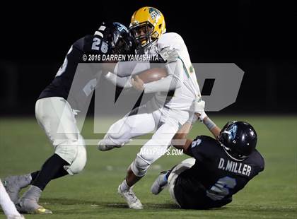 Thumbnail 1 in Hercules vs. San Marin (CIF NCS Division 4 1st Round) photogallery.