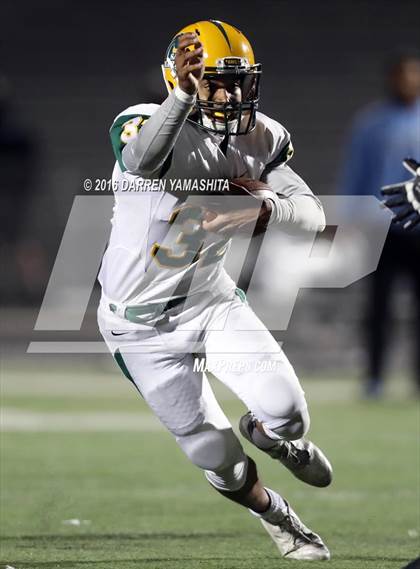 Thumbnail 2 in Hercules vs. San Marin (CIF NCS Division 4 1st Round) photogallery.
