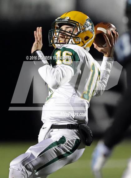 Thumbnail 2 in Hercules vs. San Marin (CIF NCS Division 4 1st Round) photogallery.