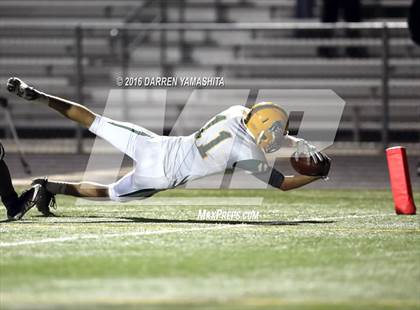 Thumbnail 2 in Hercules vs. San Marin (CIF NCS Division 4 1st Round) photogallery.