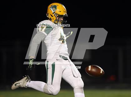 Thumbnail 3 in Hercules vs. San Marin (CIF NCS Division 4 1st Round) photogallery.