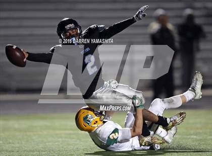 Thumbnail 2 in Hercules vs. San Marin (CIF NCS Division 4 1st Round) photogallery.