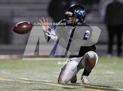 Thumbnail 3 in Hercules vs. San Marin (CIF NCS Division 4 1st Round) photogallery.