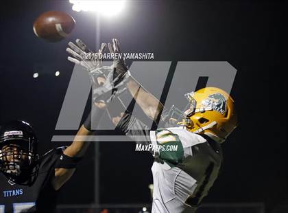 Thumbnail 1 in Hercules vs. San Marin (CIF NCS Division 4 1st Round) photogallery.