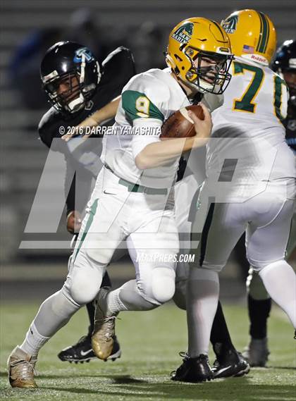 Thumbnail 3 in Hercules vs. San Marin (CIF NCS Division 4 1st Round) photogallery.