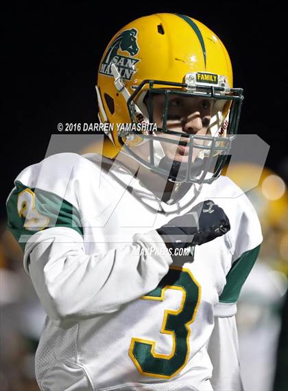 Thumbnail 3 in Hercules vs. San Marin (CIF NCS Division 4 1st Round) photogallery.
