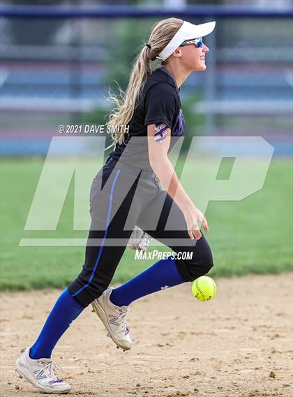 Thumbnail 1 in Pleasant Valley @ Davenport Central photogallery.