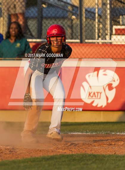 Thumbnail 3 in Atascocita @ Katy (UIL 6A Semifinal) photogallery.