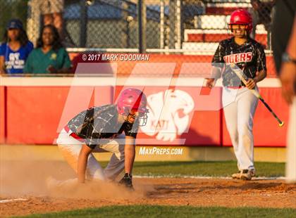 Thumbnail 2 in Atascocita @ Katy (UIL 6A Semifinal) photogallery.