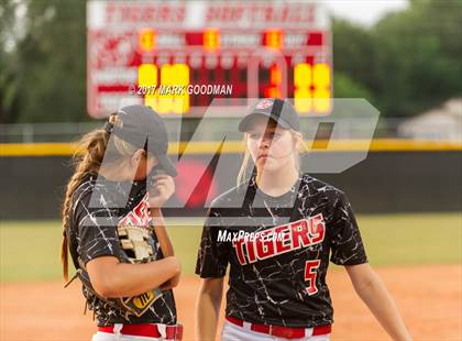 Thumbnail 3 in Atascocita @ Katy (UIL 6A Semifinal) photogallery.