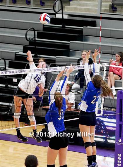 Thumbnail 3 in Rogers @ Fayetteville photogallery.