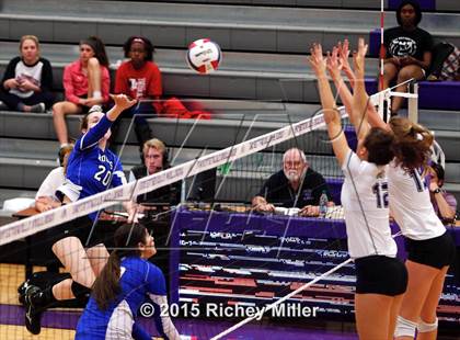 Thumbnail 3 in Rogers @ Fayetteville photogallery.