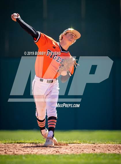 Thumbnail 3 in Pueblo West vs. Erie (CHSAA 4A Quarterfinal) photogallery.