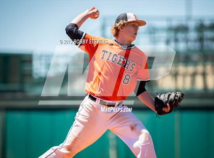 Thumbnail 1 in Pueblo West vs. Erie (CHSAA 4A Quarterfinal) photogallery.