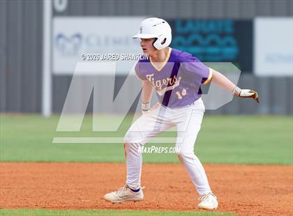 Thumbnail 3 in JV: Thibodaux @ E.D. White photogallery.