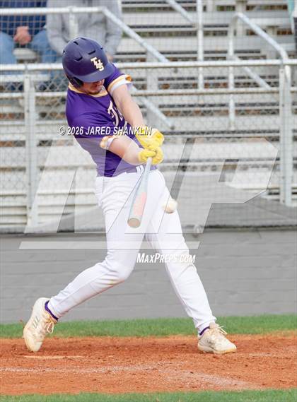 Thumbnail 3 in JV: Thibodaux @ E.D. White photogallery.