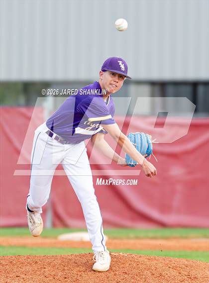 Thumbnail 2 in JV: Thibodaux @ E.D. White photogallery.